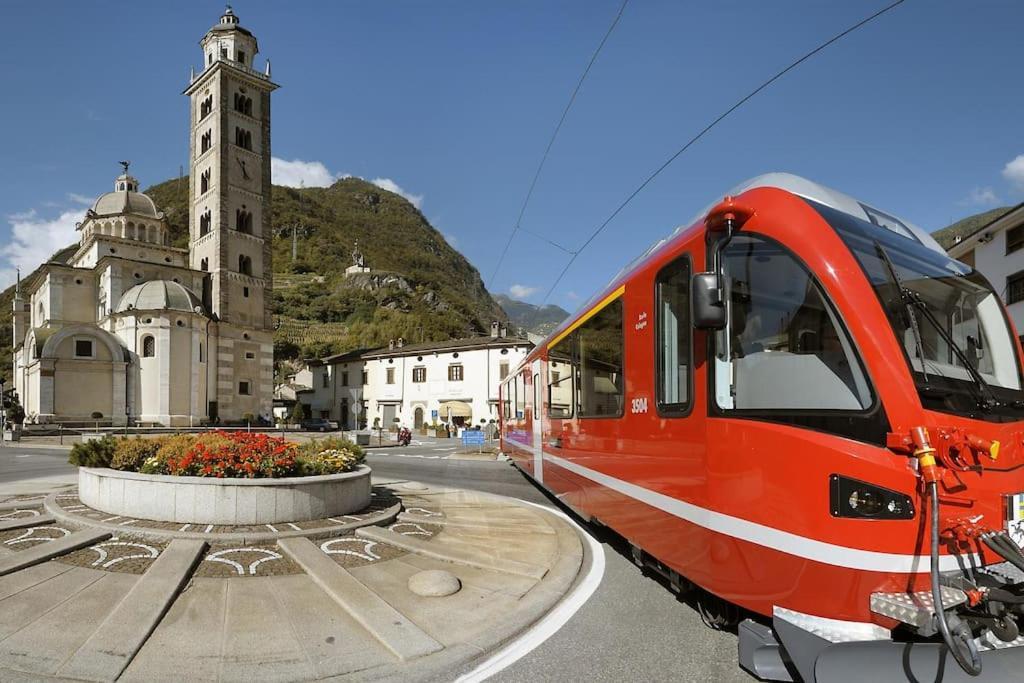 Bnbernina Express Dietro Al Trenino Rosso ティラーノ エクステリア 写真